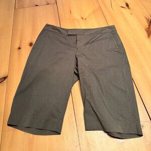 Women's Size 8 Banana Republic Bermuda Shorts